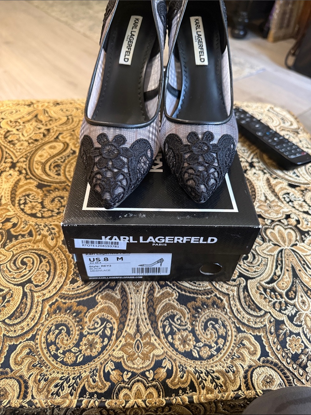 Karl Lagerfeld Black and grey Lace Pointed-Toe Heels - Picture 4 of 4